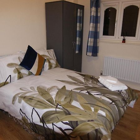 Entire Appartment Near Birmingham City ภายนอก รูปภาพ